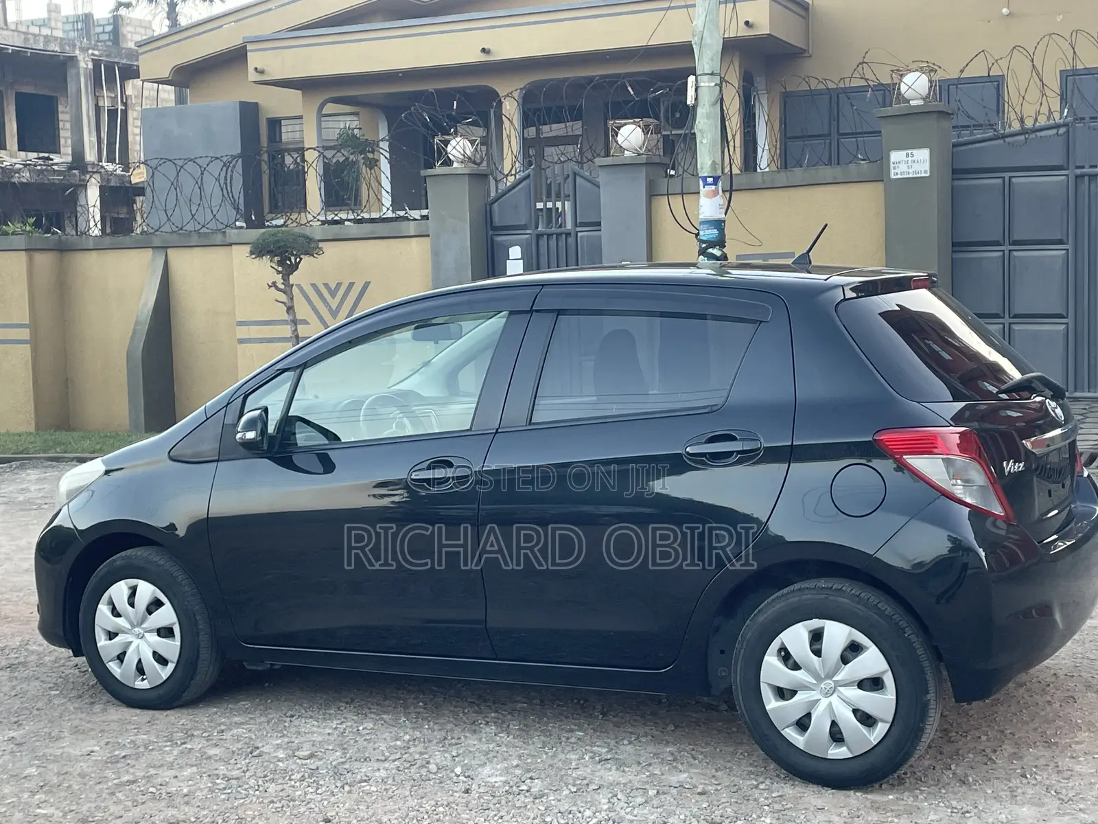 Toyota Vitz 1.3 AWD 3dr 2013 Black