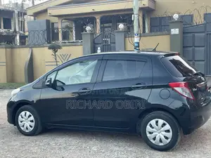 Toyota Vitz 1.3 AWD 3dr 2013 Black