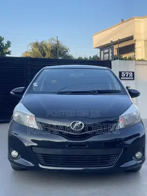 Toyota Vitz 1.3 AWD 3dr 2013 Black