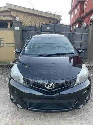 Toyota Vitz 1.3 AWD 3dr 2013 Black