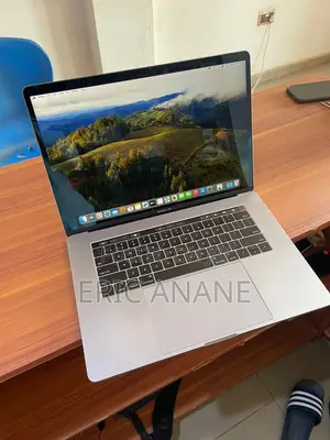 Laptop Apple MacBook Pro 2018 16GB Intel Core i7 SSD 512GB