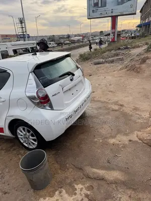 Toyota Aqua S 2014 White