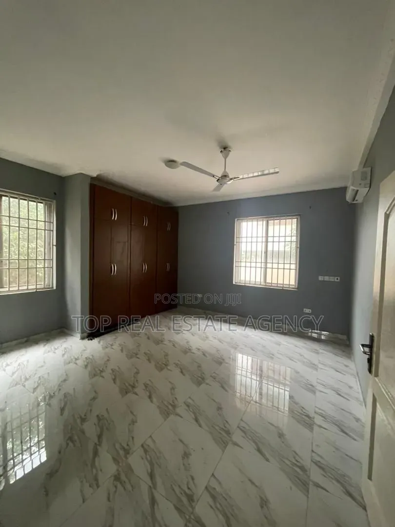 5bdrm House in 150, Ola Achool Area for rent