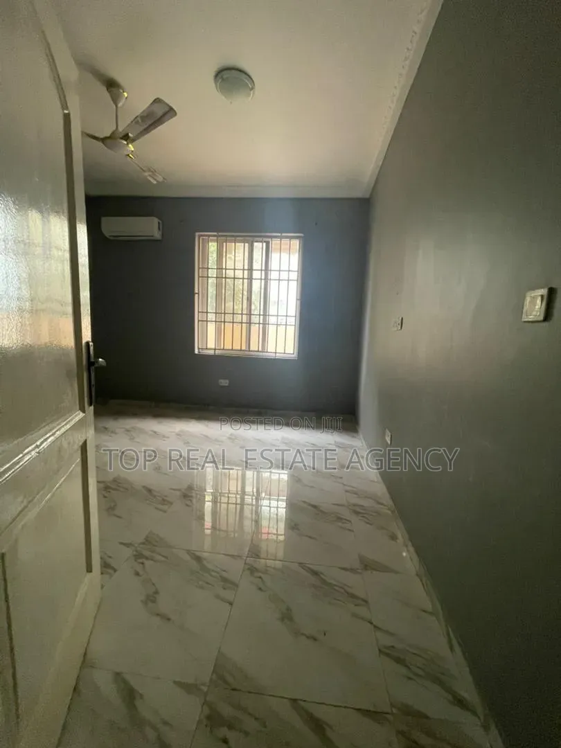 5bdrm House in 150, Ola Achool Area for rent