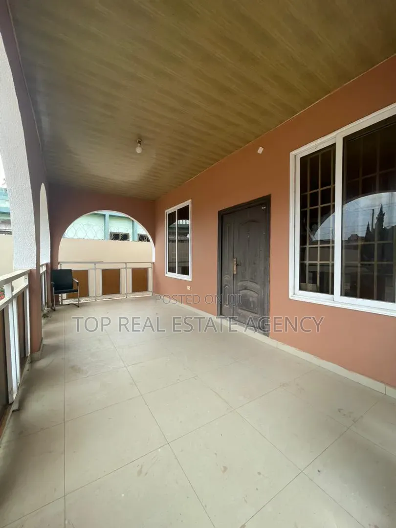 5bdrm House in 150, Ola Achool Area for rent
