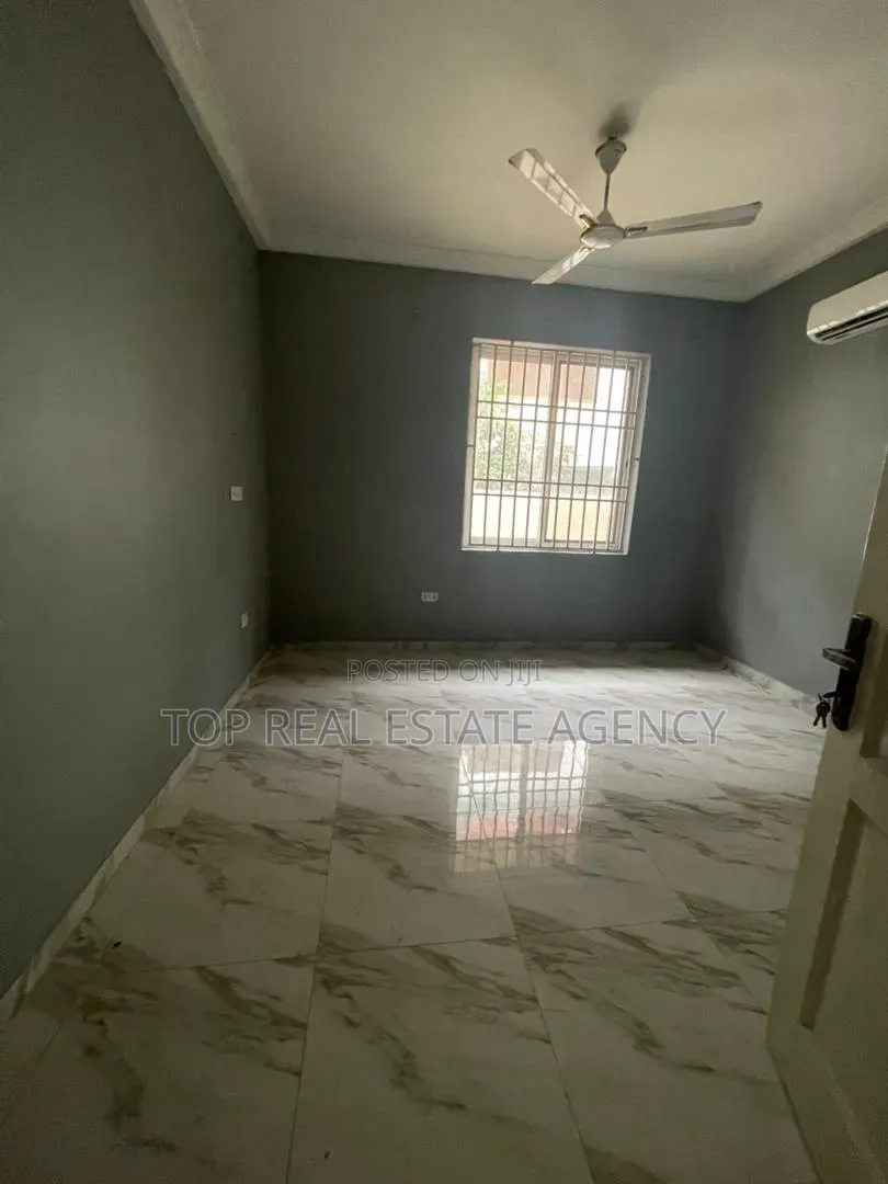 5bdrm House in 150, Ola Achool Area for rent
