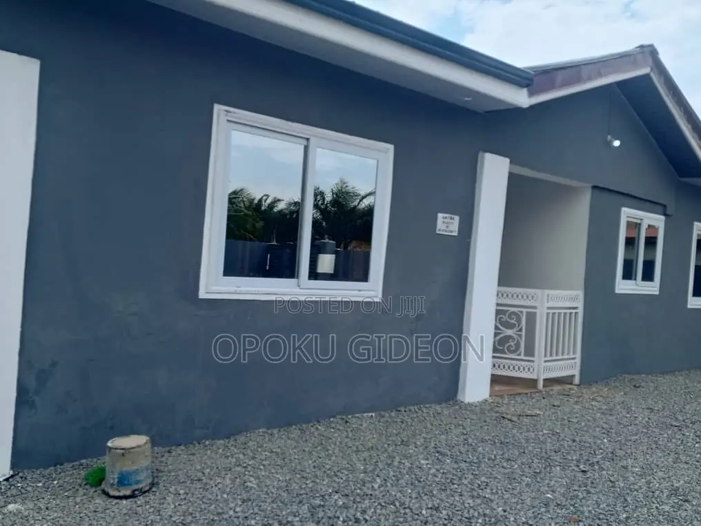 1bdrm Room & Parlour in Canada, Olebu for rent
