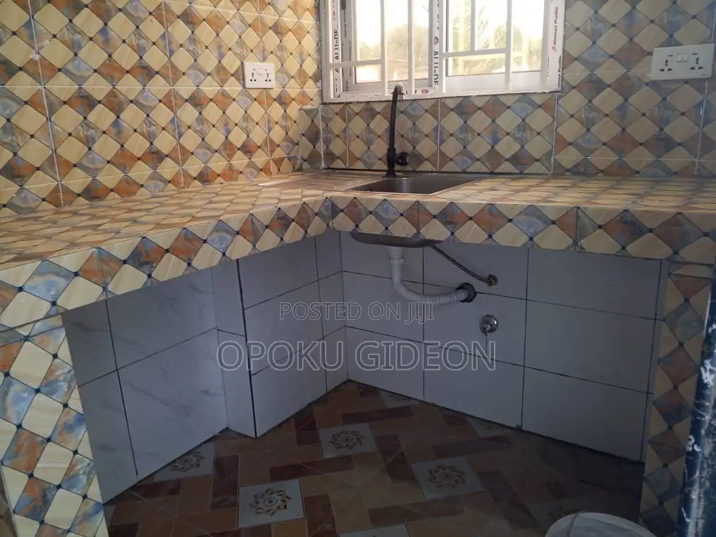 1bdrm Room & Parlour in Canada, Olebu for rent