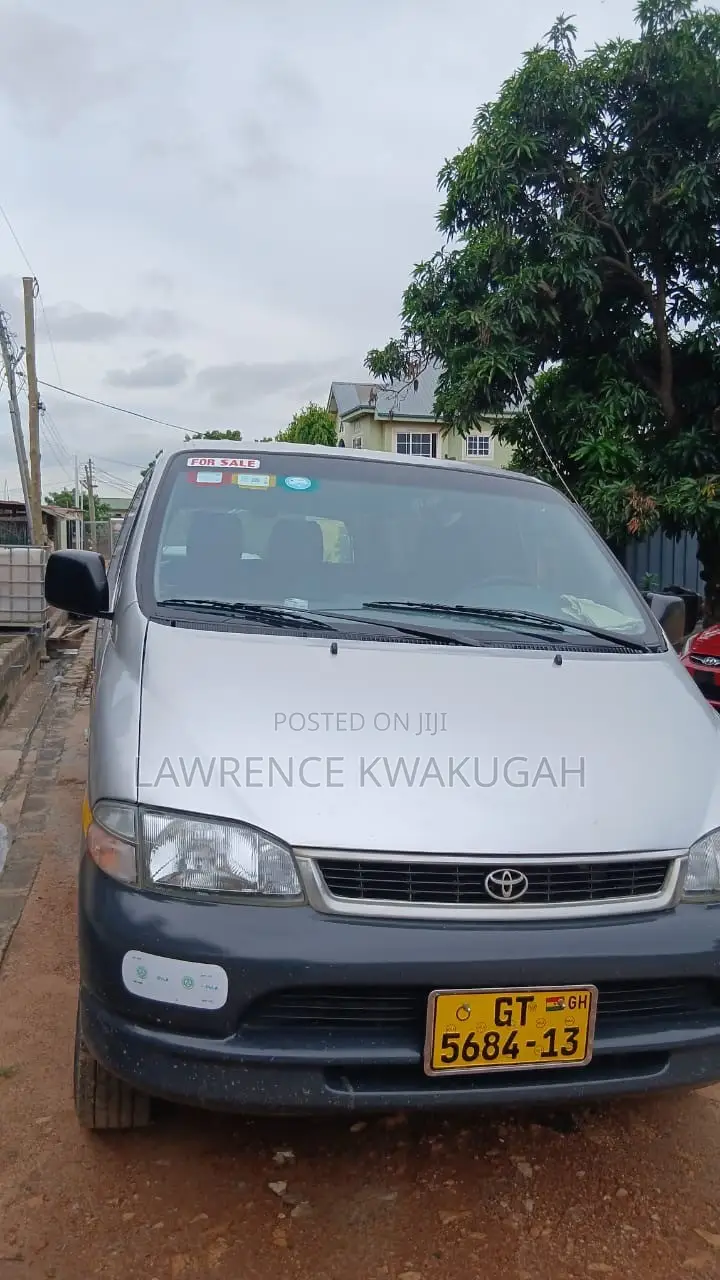 Toyota Grand HiAce 2001 Silver