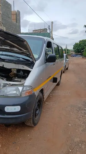 Toyota Grand HiAce 2001 Silver