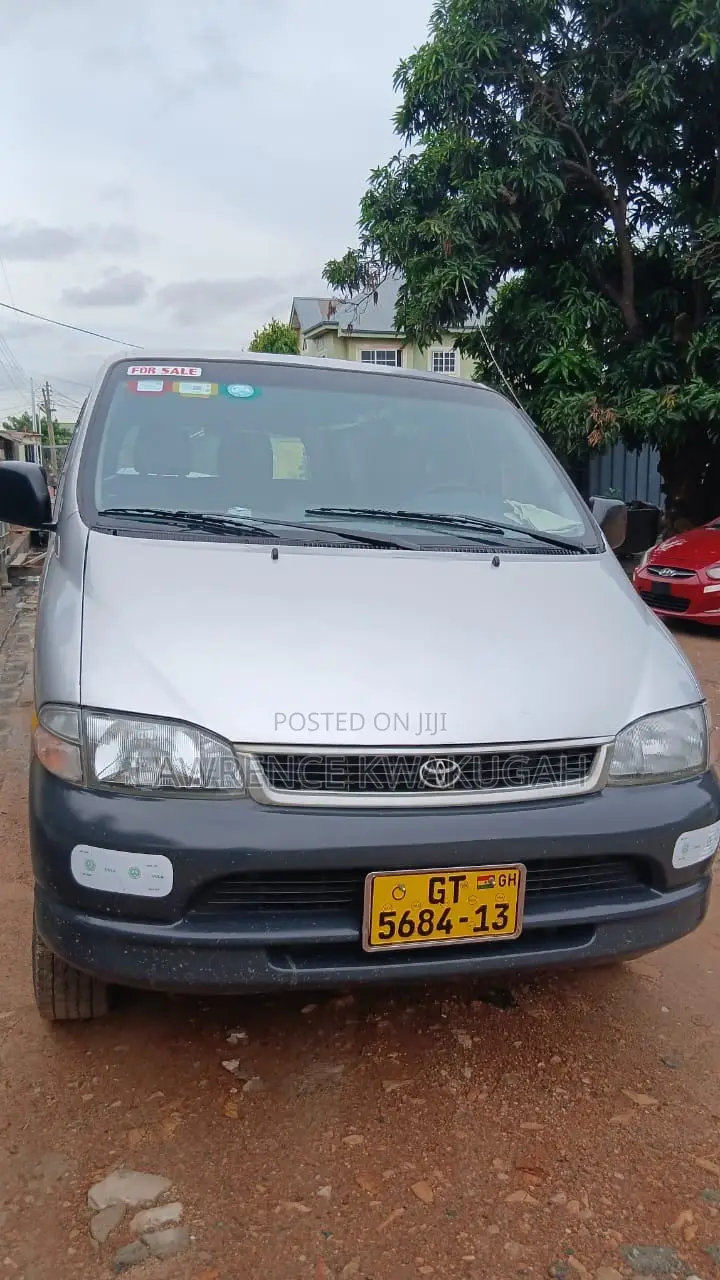 Toyota Grand HiAce 2001 Silver