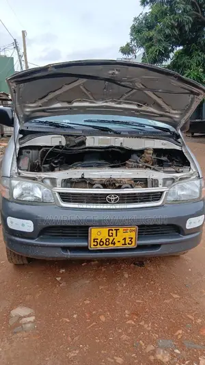 Toyota Grand HiAce 2001 Silver