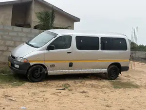 Toyota Grand HiAce 2001 Silver