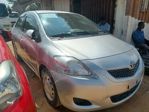 Toyota Belta 2012 Silver
