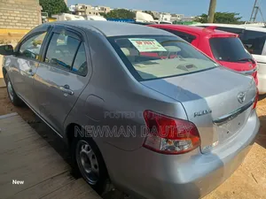 Toyota Belta 2012 Silver