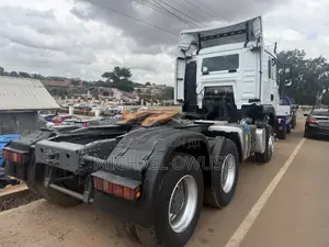 Howo Trailer 2025 White