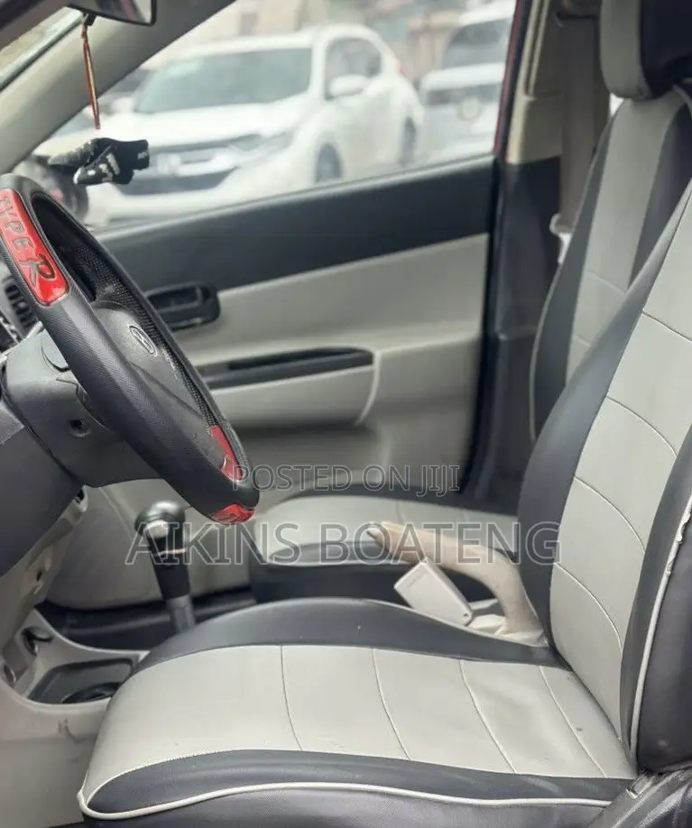 Hyundai Accent 2009 Red