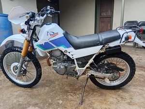 Yamaha 2007 White