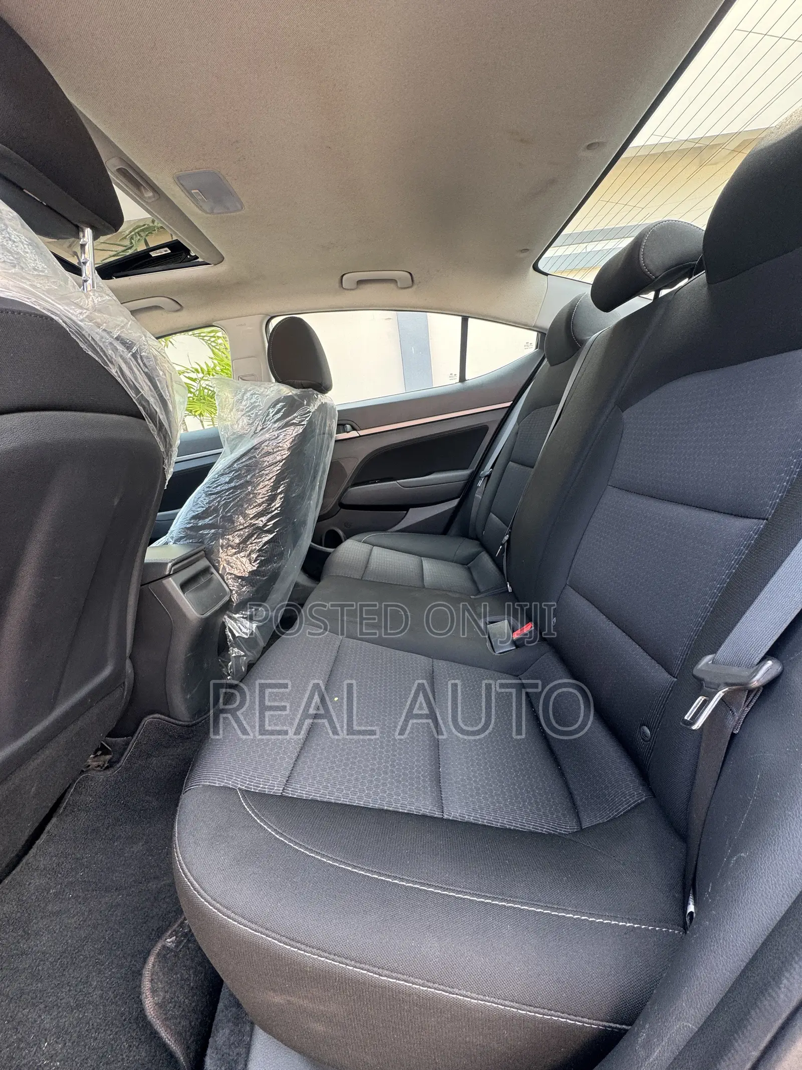 Hyundai Elantra Limited Sedan FWD (2.0L 4cyl 6A) 2017 Silver