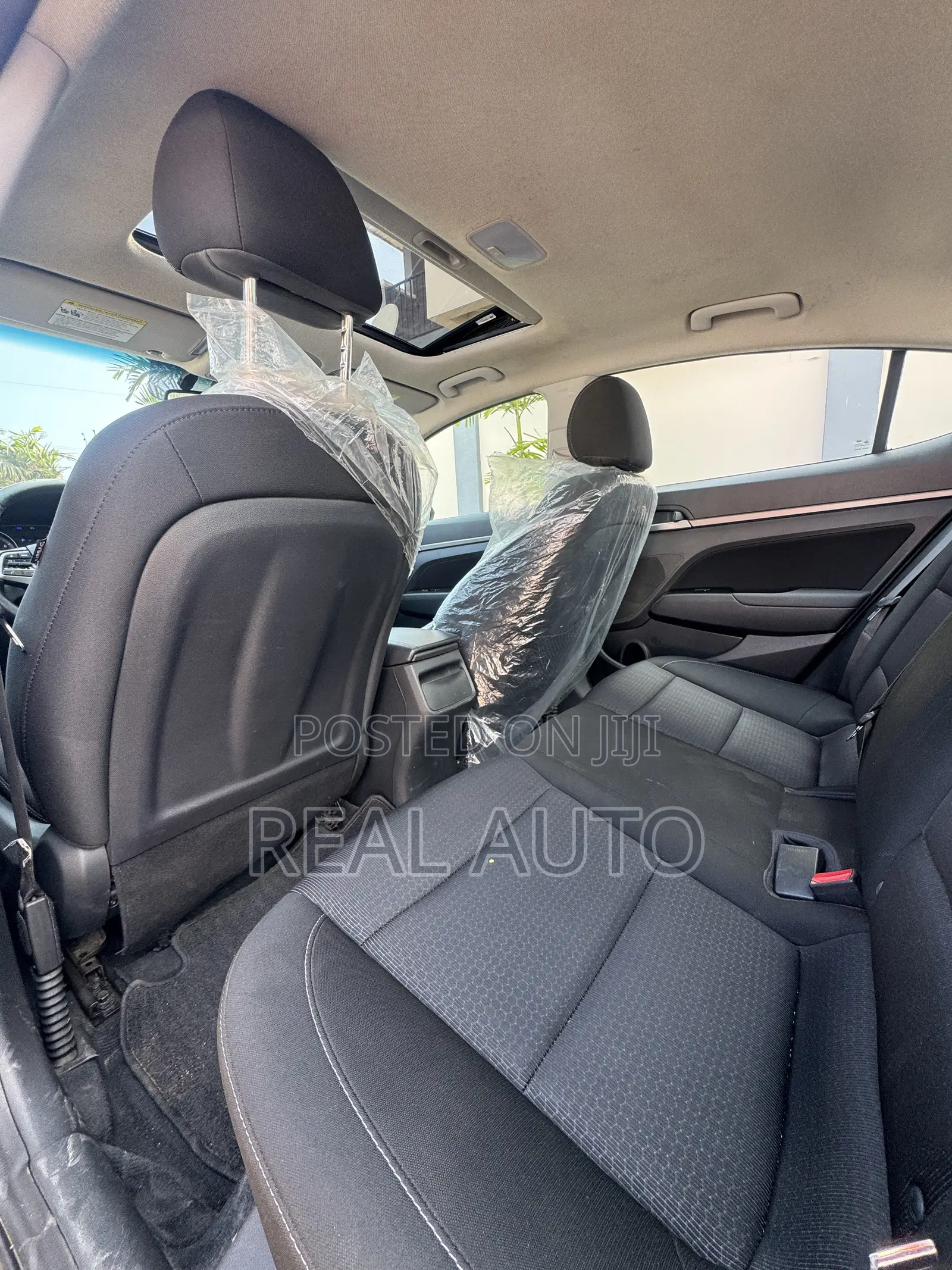 Hyundai Elantra Limited Sedan FWD (2.0L 4cyl 6A) 2017 Silver