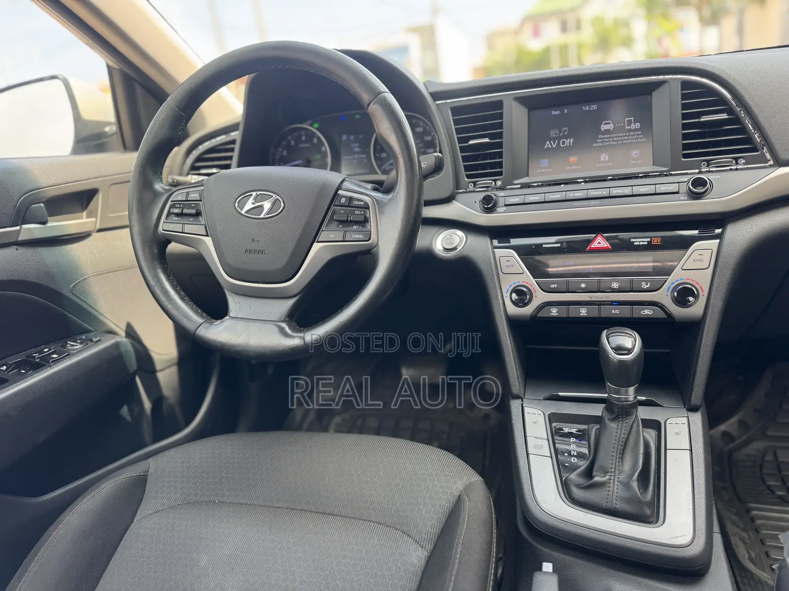 Hyundai Elantra Limited Sedan FWD (2.0L 4cyl 6A) 2017 Silver