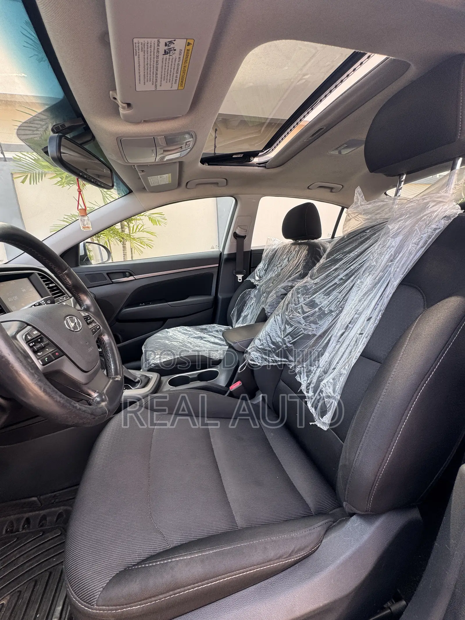 Hyundai Elantra Limited Sedan FWD (2.0L 4cyl 6A) 2017 Silver