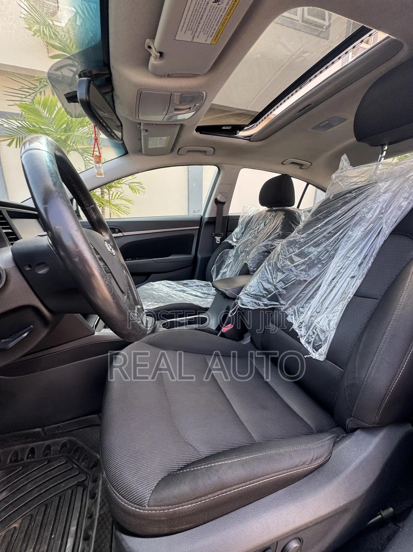 Hyundai Elantra Limited Sedan FWD (2.0L 4cyl 6A) 2017 Silver