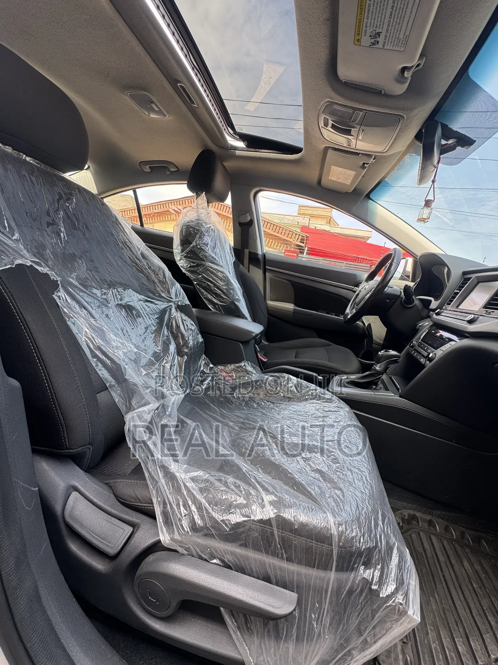 Hyundai Elantra Limited Sedan FWD (2.0L 4cyl 6A) 2017 Silver