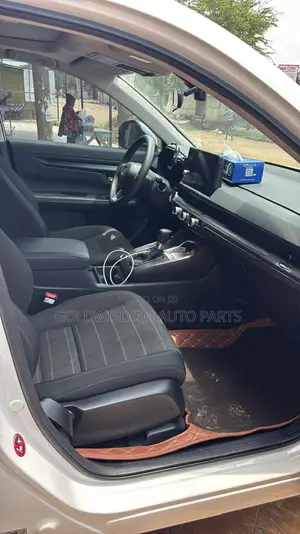 Honda CR-V 2024 White