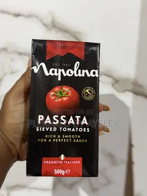Sieved Tomatoes (Passata Di Pomodoro Napolina)