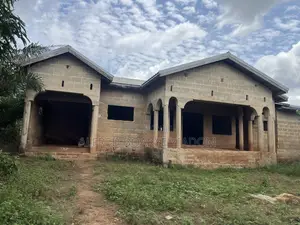 6bdrm House in Ejisu Dwinasi for sale