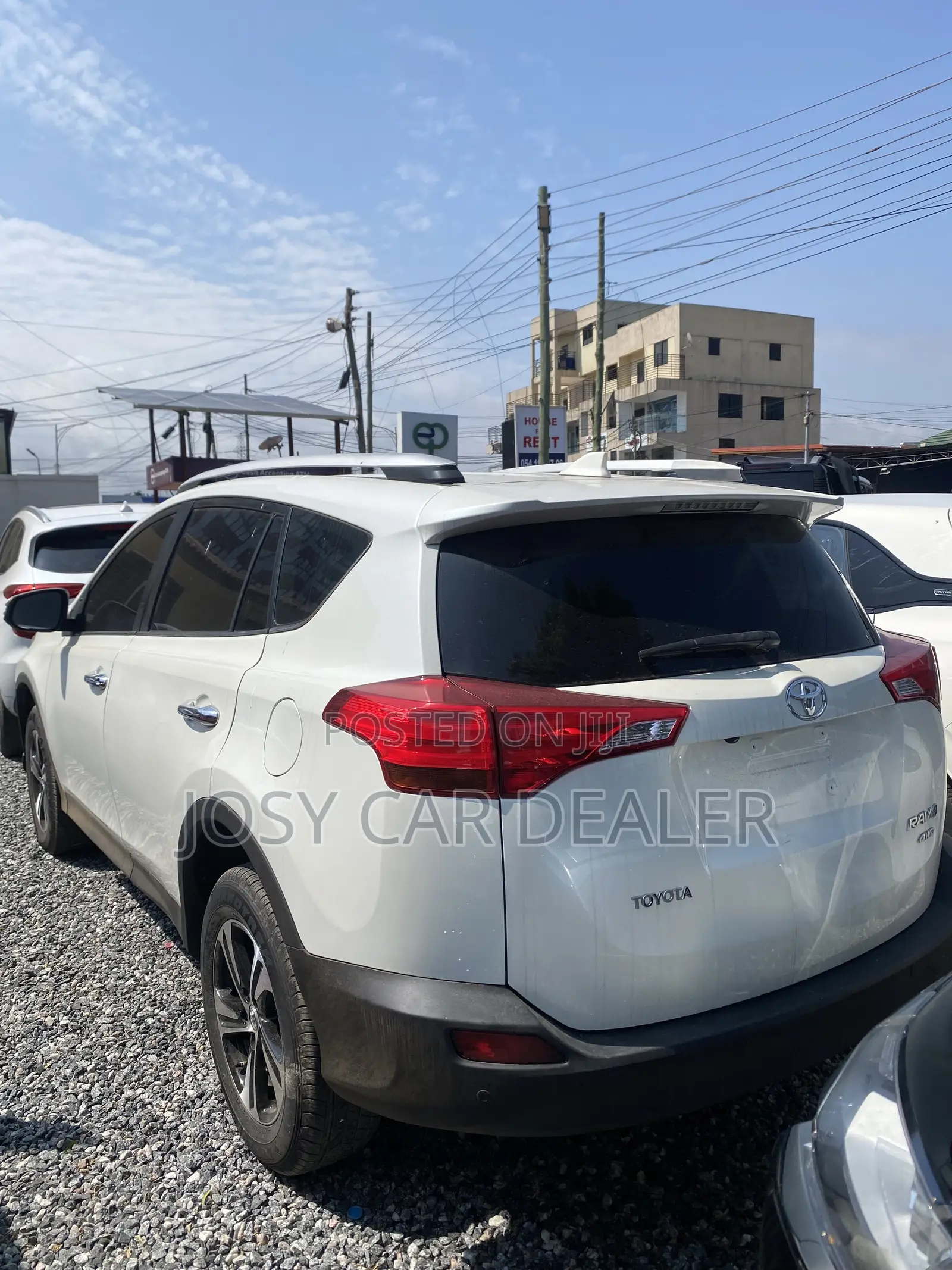 Toyota RAV4 XLE AWD (2.5L 4cyl 6A) 2016 White