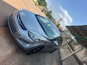 Hyundai Elantra Limited 4dr Sedan (1.8L 4cyl 6A) 2015 Silver