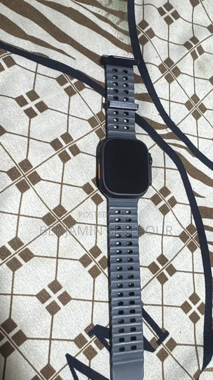 Apple Watch Ultra 2 Titanium Case With Black Milanese Loop