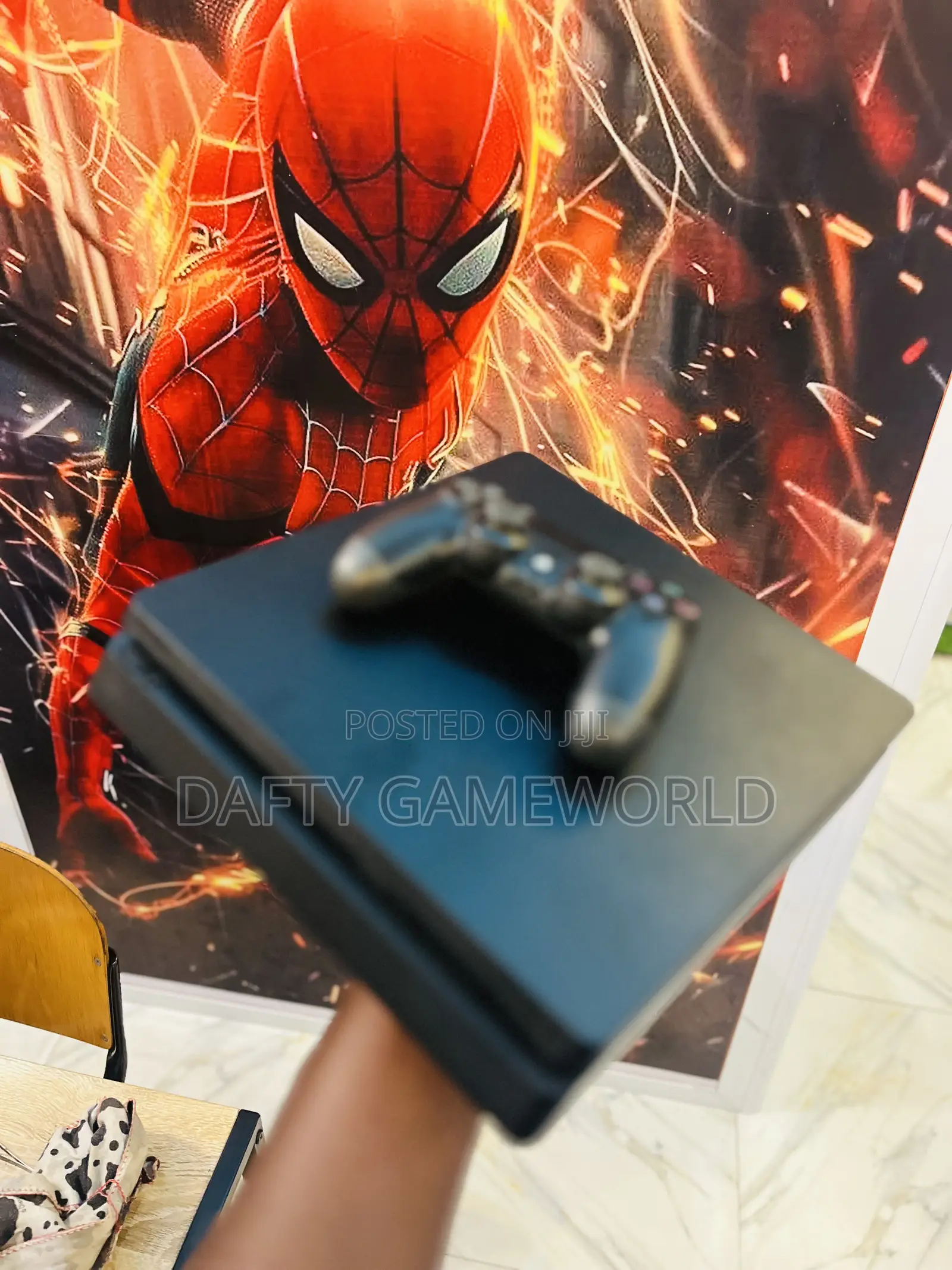 Ps4 Slim  With Loaded Games and 2 Controllers