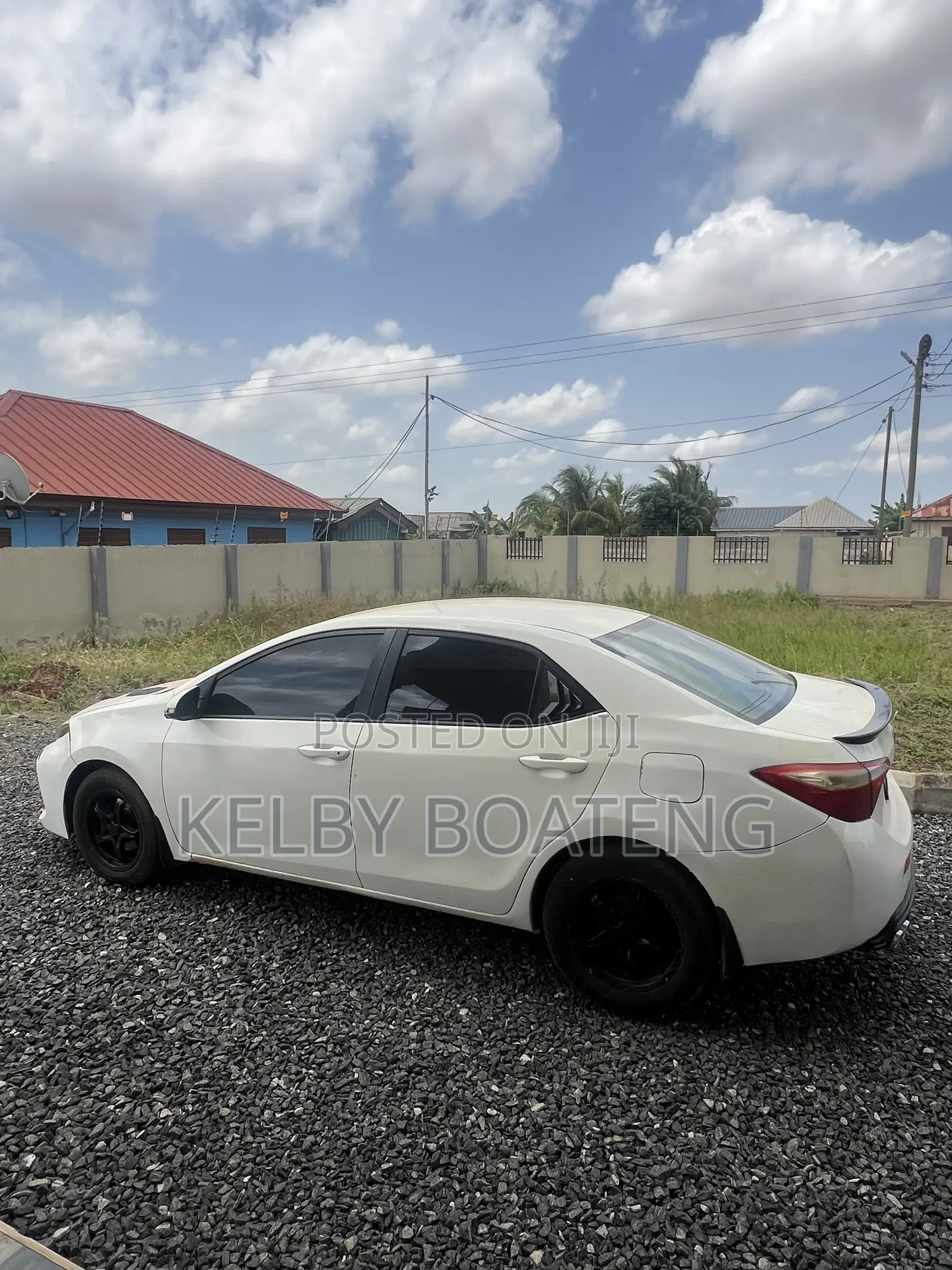 Toyota Corolla LE 4dr Sedan (1.8L 4cyl CVT) 2016 White