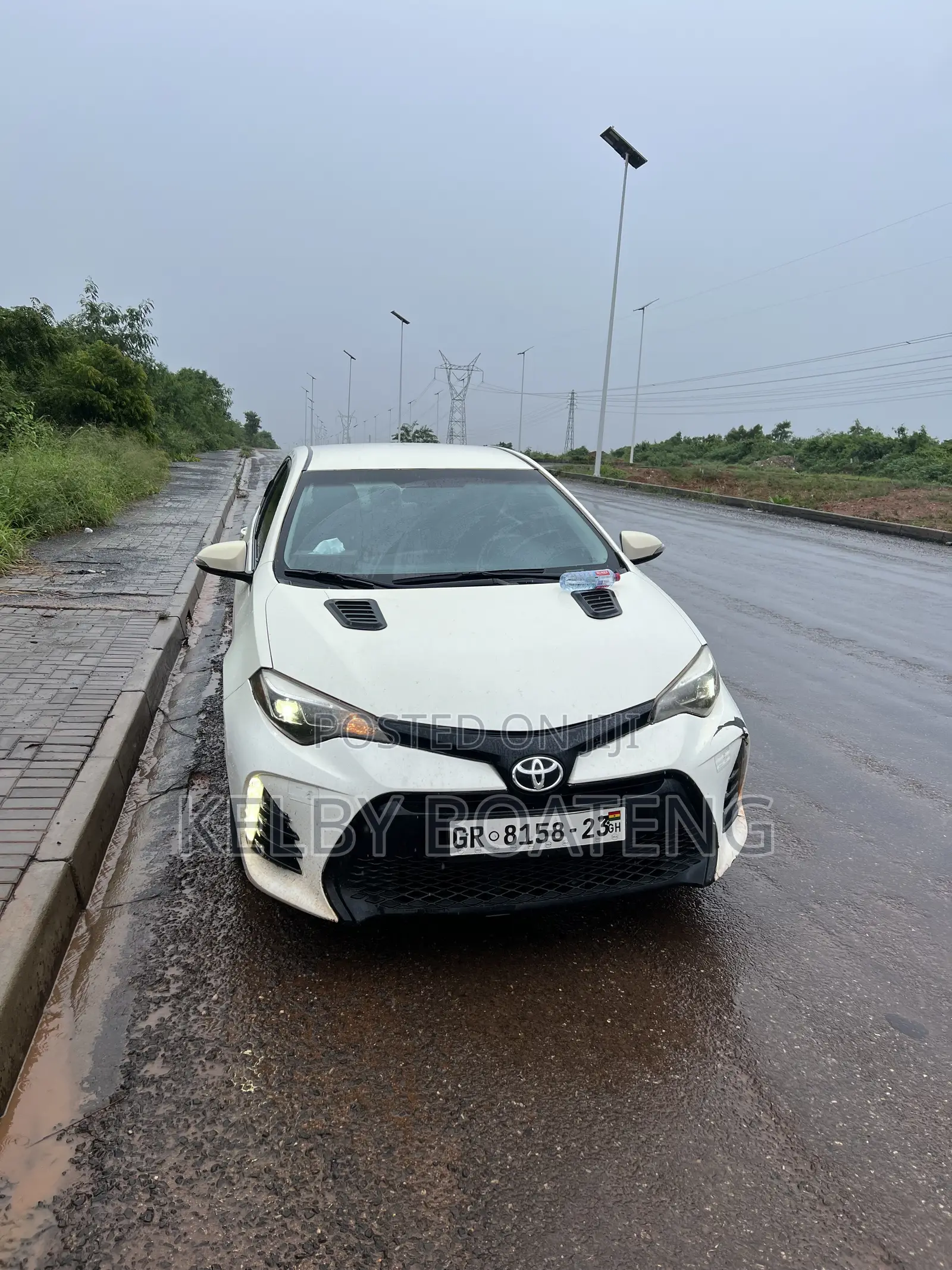 Toyota Corolla LE 4dr Sedan (1.8L 4cyl CVT) 2016 White