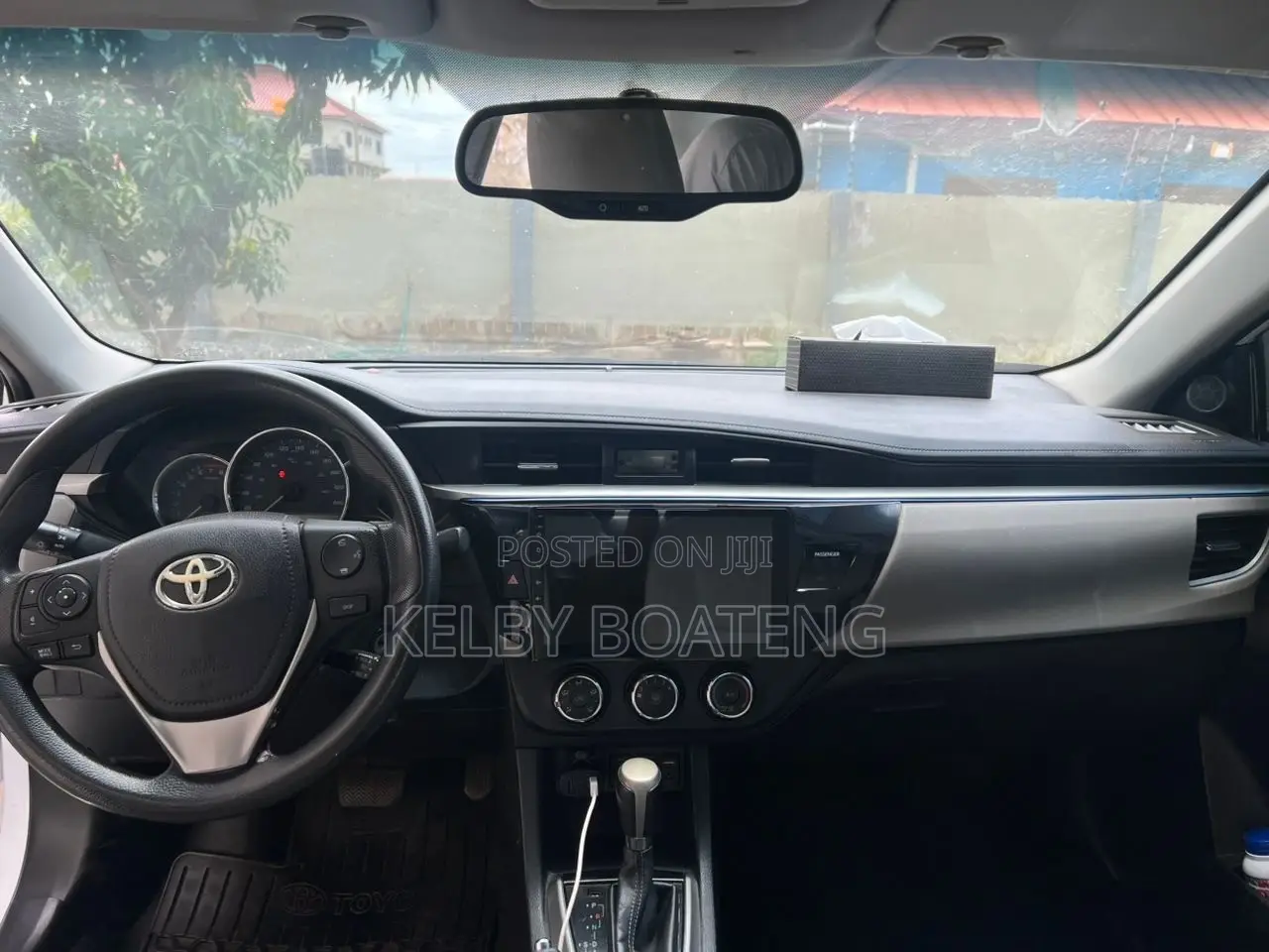 Toyota Corolla LE 4dr Sedan (1.8L 4cyl CVT) 2016 White