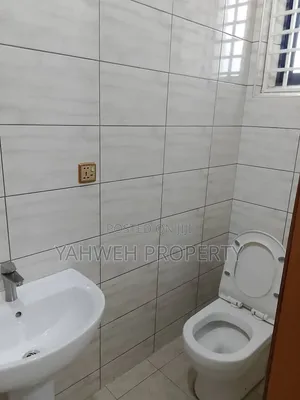 2bdrm Apartment in Sakumono, Baatsona Total for rent