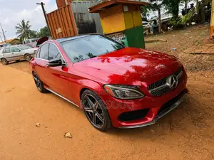 Mercedes-Benz C300 2018 Red