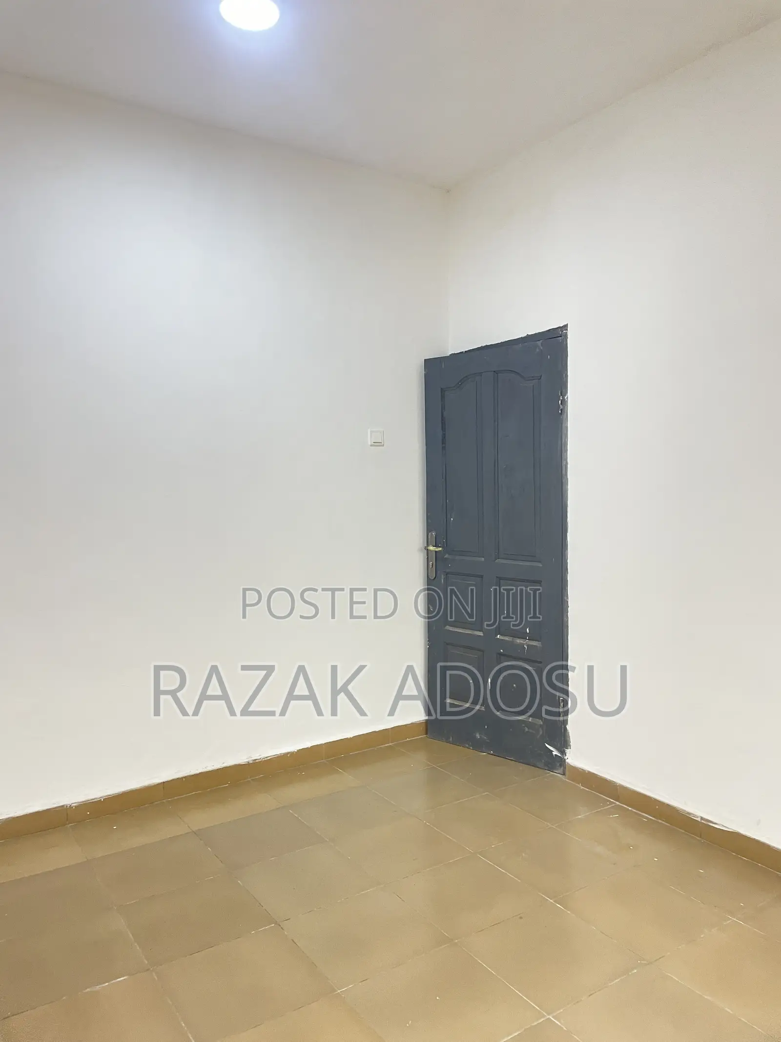 1bdrm Room & Parlour in School Junction for rent