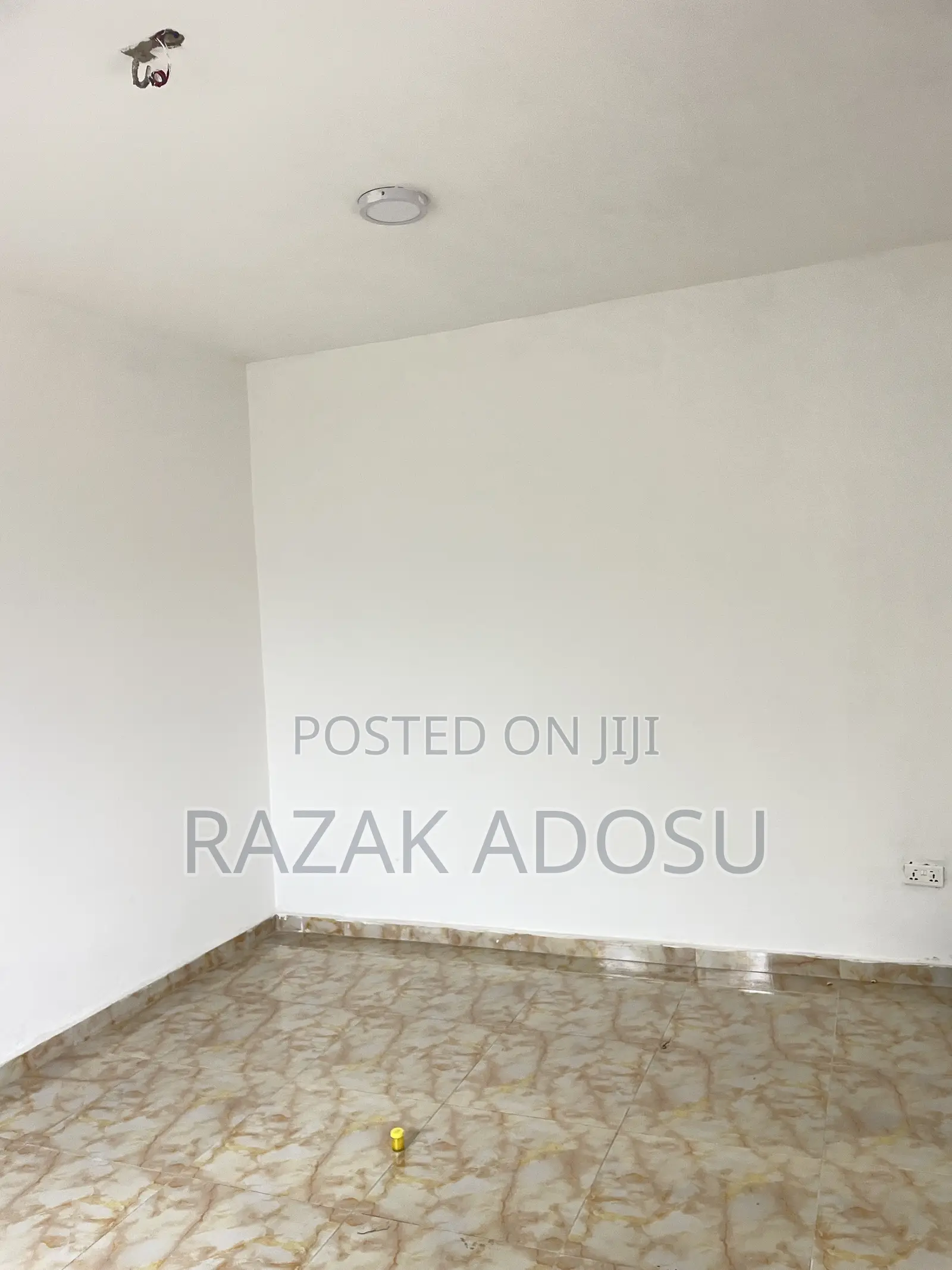 1bdrm Room & Parlour in School Junction for rent