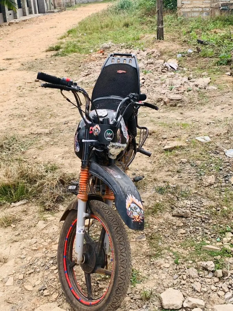 Bajaj RE 2019 Black