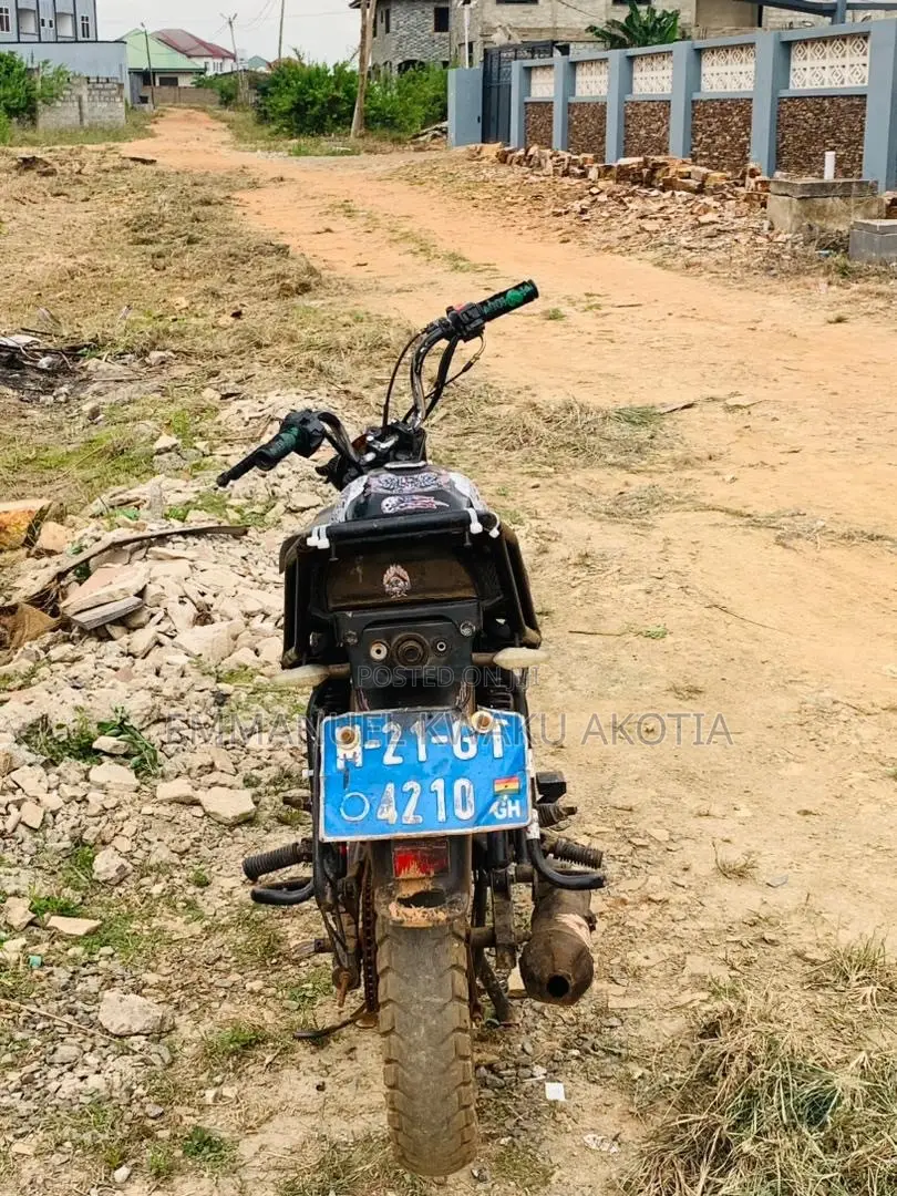 Bajaj RE 2019 Black