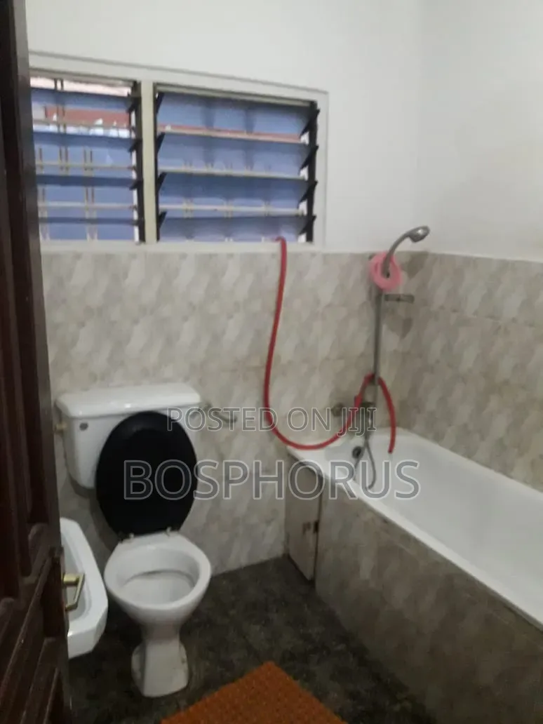 3bdrm House in Achimota Petroleum, Mile 7 for rent