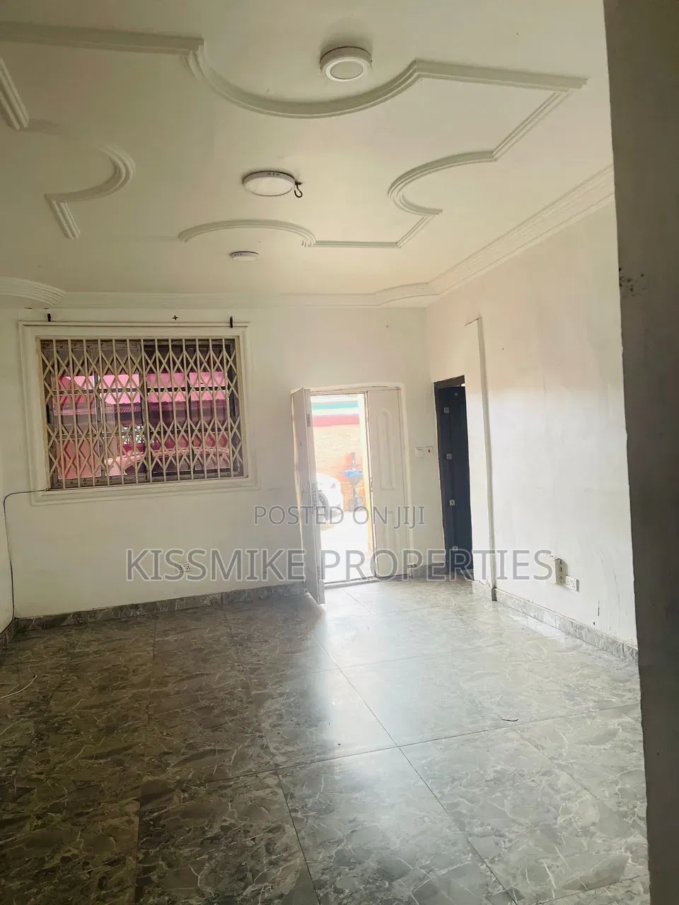 2bdrm Apartment in Kismike Investment, Nyanmekye for rent