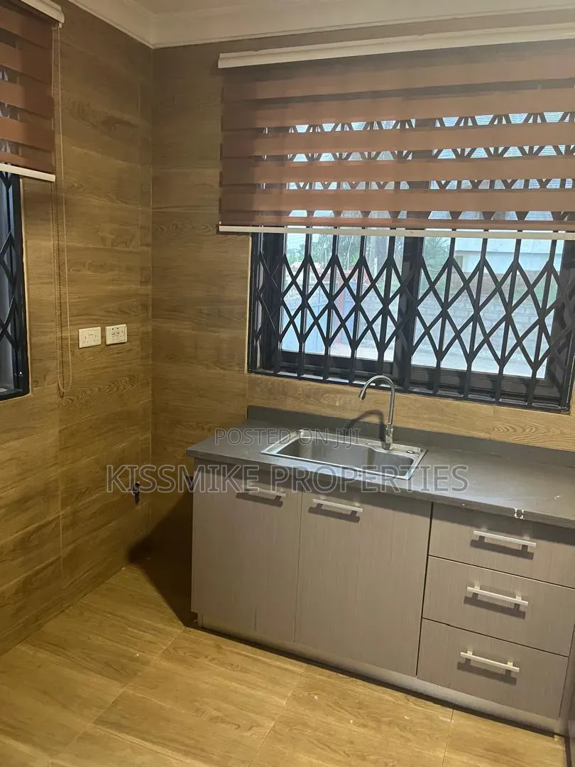 2bdrm Apartment in Kismike Investment, Nyanmekye for rent