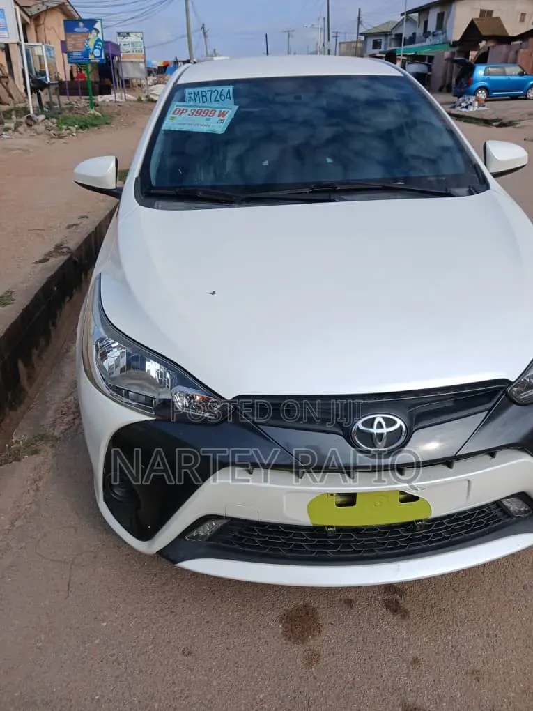 Toyota Yaris 2017 White