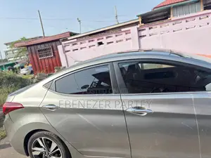 Hyundai Elantra Limited 4dr Sedan (1.8L 4cyl 6A) 2015 Gray