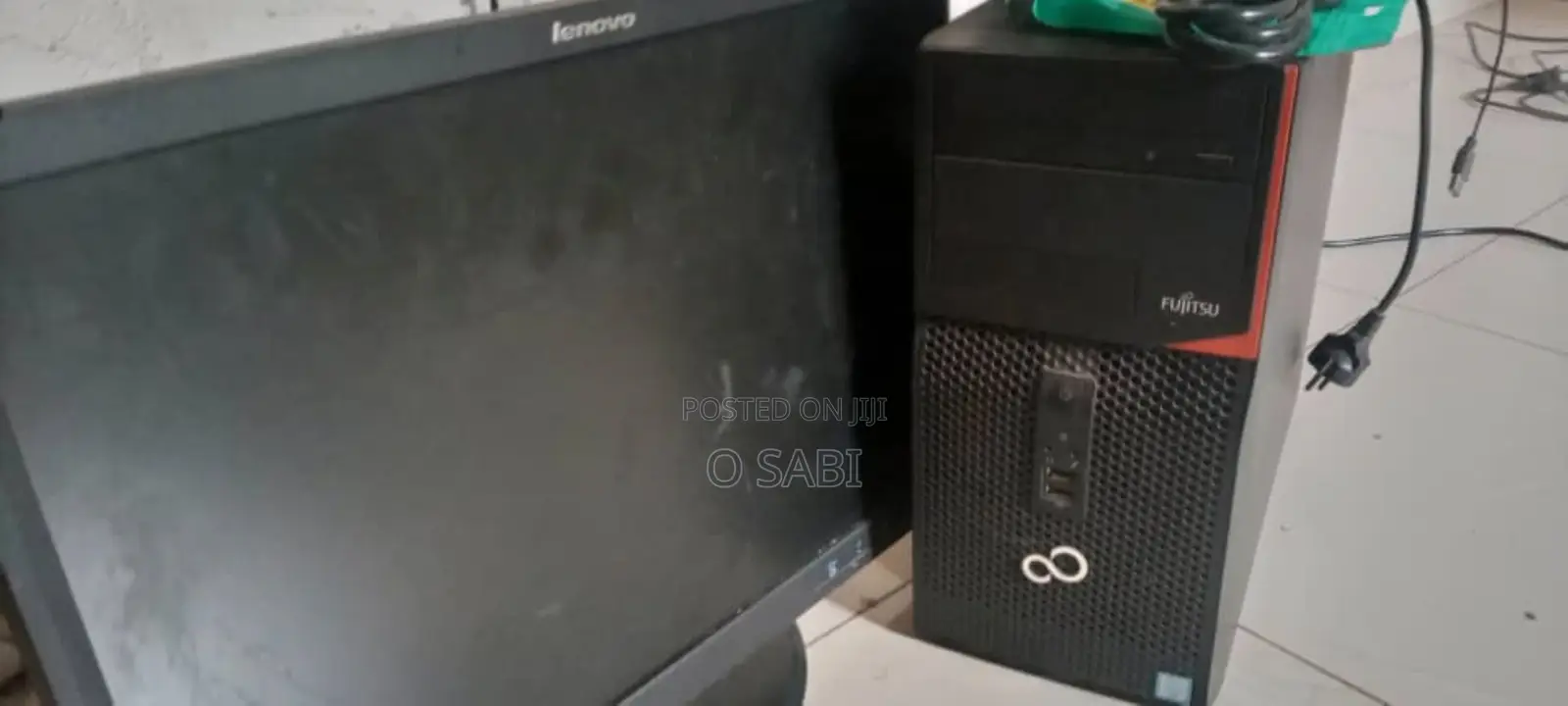 Desktop Computer Fujitsu Esprimo P558 4GB Intel Core i5 SSD 128GB